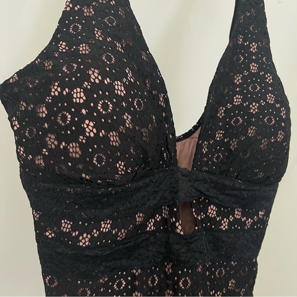 Swimsuits For All Lace Plunge One Piece Swimsuit in Black, Size 22, EUC - Picture 8 of 17